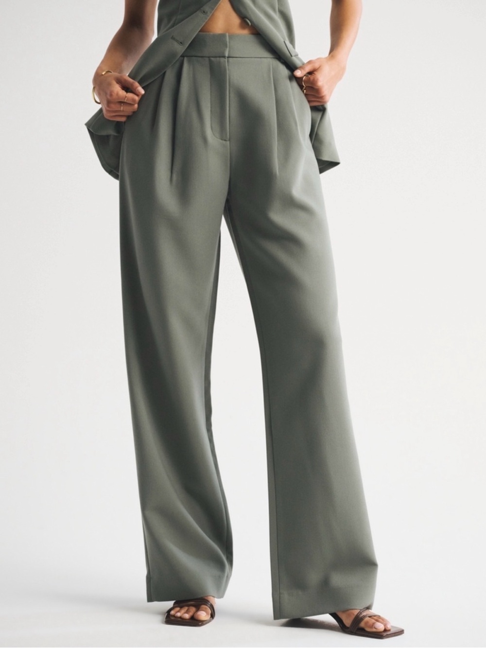 Abercrombie NWT Wide-Leg High-Rise Trousers in Olive Green